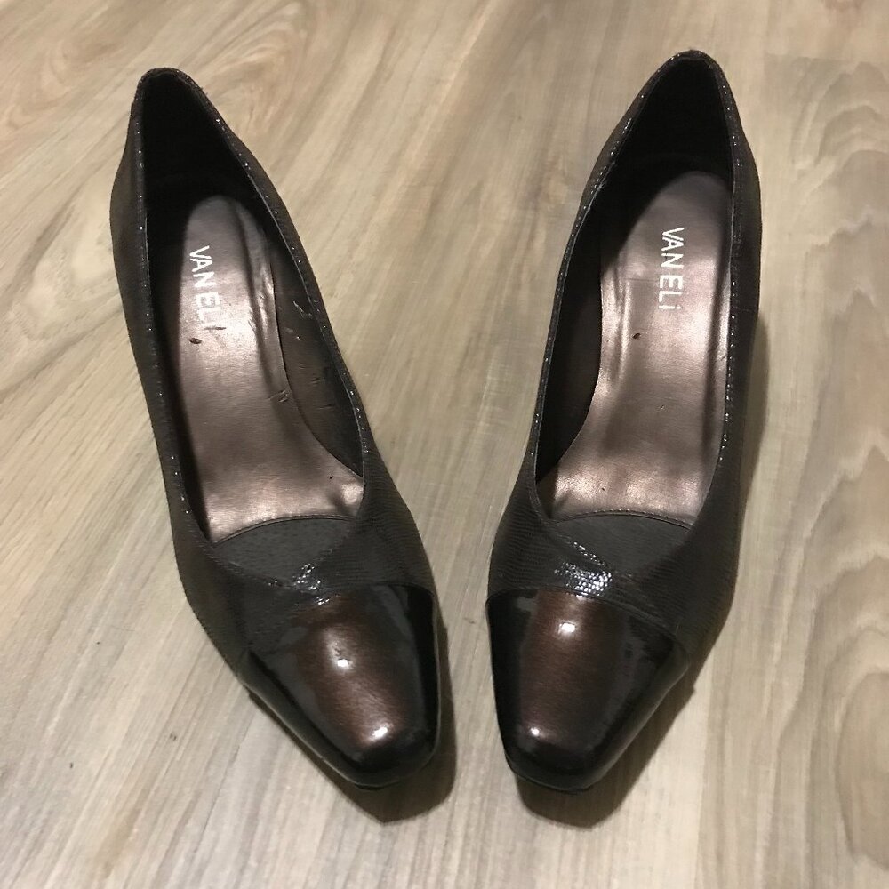 Vaneli Ladies Brown Patent Leather Shoes Size 8
